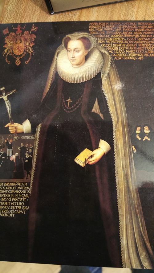 스코틀랜드의 에딘버러에 위치한 홀리루드 궁전에 전시돼 있는 메리 여왕의 초상화.