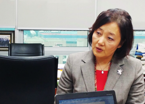 박영선 더불어민주당 의원이 서울시장 출마를 묻자 '준비중에 있다'고 답했다. (사진= 인터넷언론인연대회)