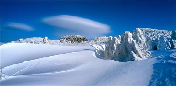 최우수상- 한라 설산의 접시구름 고승찬作 (한라산)