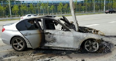 불에 탄 BMW 320d(사진=경기도재난안전본부 제공)