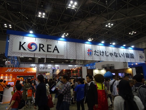 작년 9월 일본 도쿄에서 개최된 투어리즘 EXPO 재팬에 참가한 한국관에 일본인 관람객들이 둘러보고 있다(사진=한국관광공사 제공)
