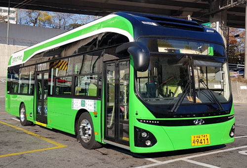 서울시는 2018년 11월 15일 도심을 관통하는 1711번 버스 노선에 전기버스를 투입했다.(사진=서울시 제공)