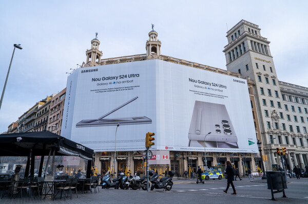 스페인 바르셀로나 갤럭시 S24 시리즈 대형 옥외 광고