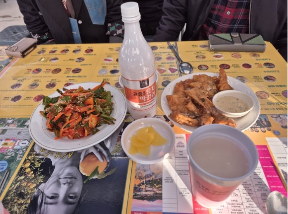 고흥 유자막걸리, 득량만에 잡힌 간재미 회, 자연산 대하튀김 (사진=채현재 기자)