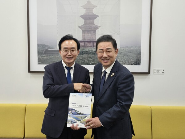 지난 24일, 윤병태 나주시장(왼쪽)과 김병기 더불어민주당 원내대표(오른쪽) 사진=나주시